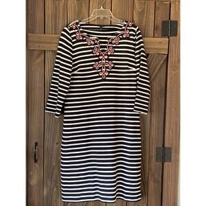 Talbots Embroidered Neckline Shift Dress Womens Size M Navy White